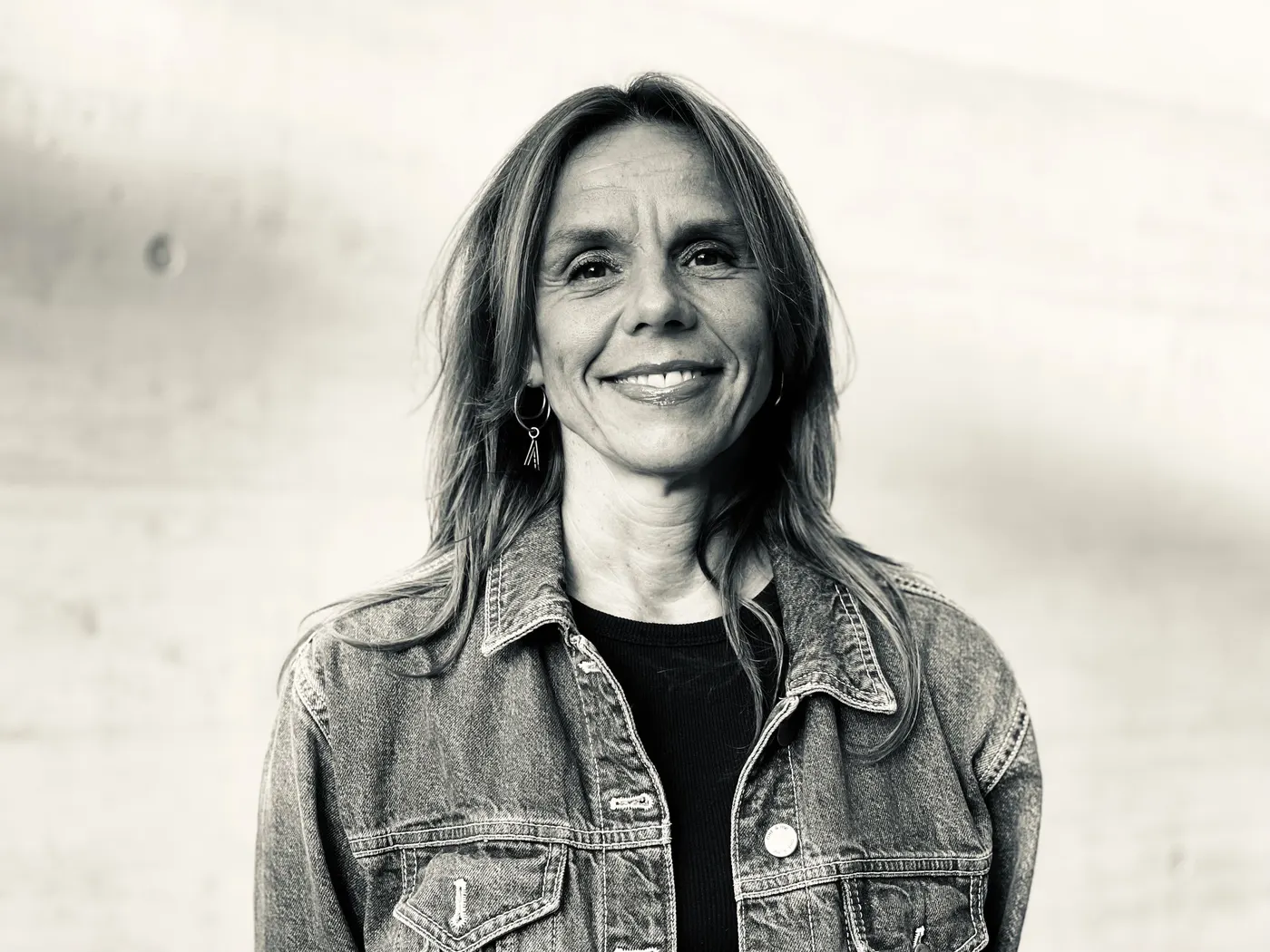 Anja Scheerer, Schwarzweißportrait